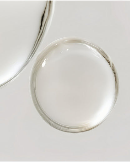 Texture innovante huile qui se transforme en lait soyeux au contact de l’eau.